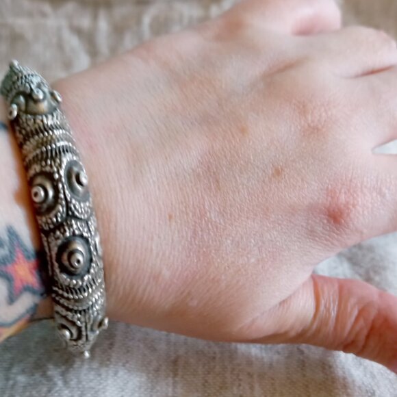 Sea Urchin Silver Cuff - Picture 4 of 6